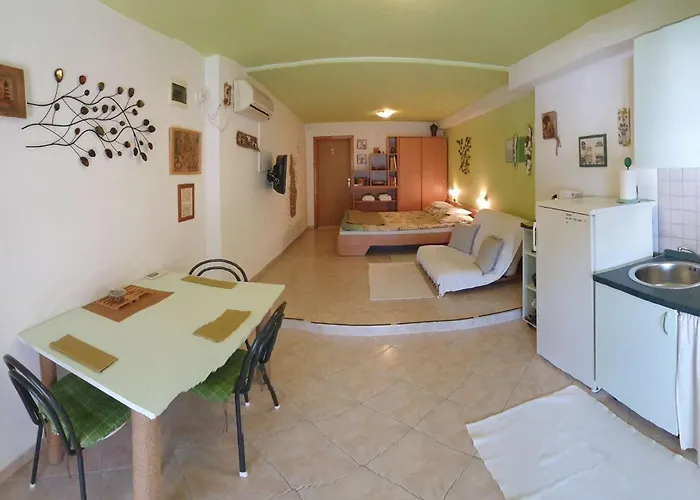 Apartman By The Sea - 22397 *