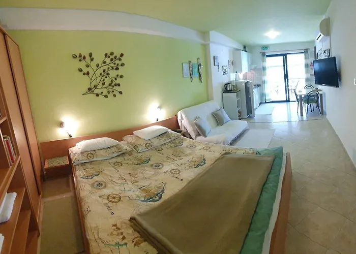 Apartman By The Sea - 22397 Murter